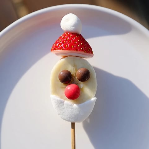 Fun Banana Santa Snack Sticks presented on skewers, ready to delight kids.