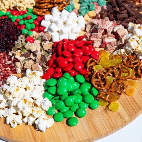 Elf Snack Trail Mix Board